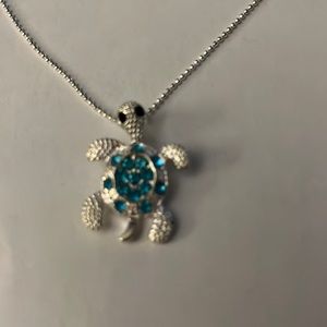 Sparkling turtle necklace!